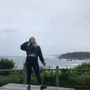 Meet your Posher, Emily